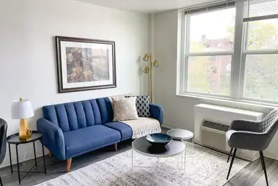 Sleepover: Marvelous 1bd/1ba + Gym - Cincinnati