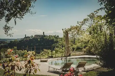 Image de Villa 'Cascina Voglietti' avec piscine privée, Wi-Fi et climatisation