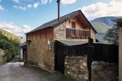Image de Maison de vacances 'Carriles Romanos' avec vue sur montagne, piscine partagée et terrasse privée