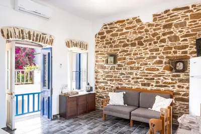 Image de Appartement 'Olga's House Kythnos' avec balcon