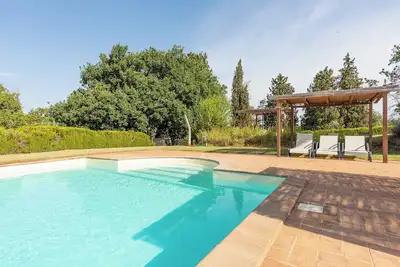 Ferme 'Agriturismo Selvoli - La Scuola' avec piscine partagée, Wi-Fi et climatisation