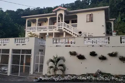 Image de Cozy 2 bedroom tropical apartment