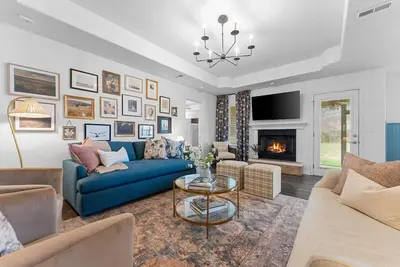 Image de Dollys Stampede House! New, Hot tub, Gameroom