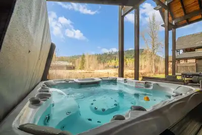 Image de Family Retreat | Hot Tub, Game Room near Lake & Golf