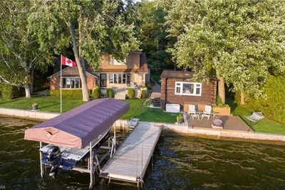 Image de Pigeon Lake Cottage