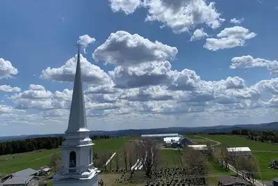 Image de L'Ancien Presbytère de St-Marcel de L'Islet, bâtiment datant de 1882 (5 ch)