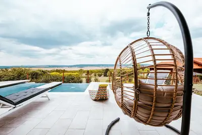 Image de Exclusive village guest house close to Budapest with awesome pool.