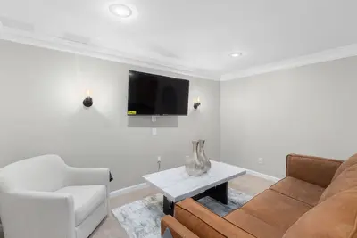 Image de This unit is unavailable -New and Stylish Large Modern Luxury Terrace in Roswell