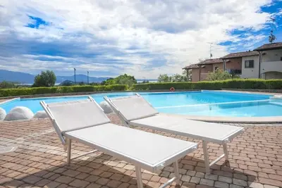 Image de Luxurious Apartment with Lake View +swimming pool +parking space