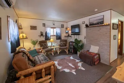Image de Cozy cabin with 1 bedroom and blow up hot tub & Ac in soothing Necedah