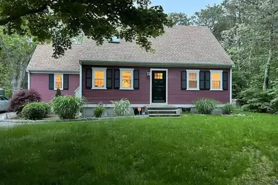 Image de Secluded 4-Br House in the Center of Cape Cod