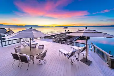 Image de Emerald Water Luxury Lakefront Estate