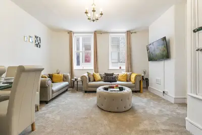 Image de Mayfair Maisonette: Chic 2-Bed