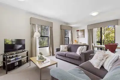 Image de 2bdr 1bth - Central James St Apartment