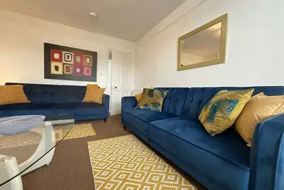 Image de Plymouth Central Apartments No. 5 by HomeInspire