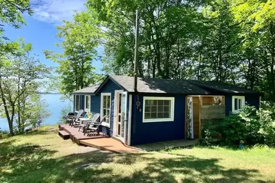 Image de The Bunkie on Dog Lake, Rideau Canal.