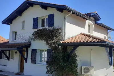 Image de 4 bedroom private vacation home in bassussarry
