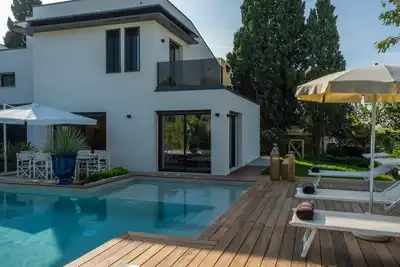 Image de Onda 8, Emma Villas - Quatre Chambres Villa, Couchages 8