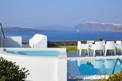 Serenity View Villa with Caldera view, heated pool & hot tub in private garden