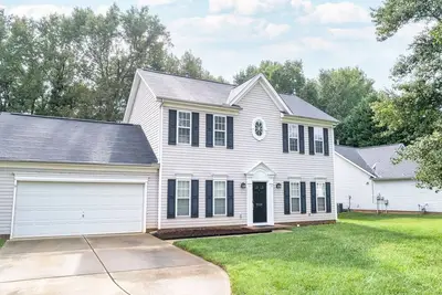 Image de \nSpacious Cozy 3br Home Near Shops w Yard