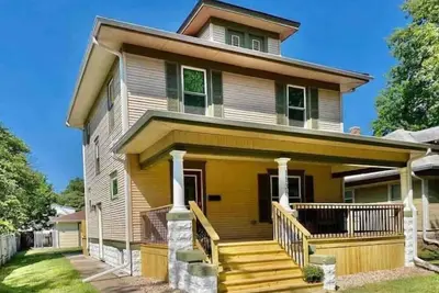 Image de Historic Home Near Downtown 4 beds, 1 Bathroom, 2 Car Garage. \n