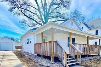 Image de Cozy 3 bedroom home, 1 bathroom, single garage, 5 mins to downtown