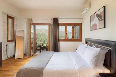 Image de Cosy stone Villa with breathtaking Mountain View. Nature & eco Friendly! \n