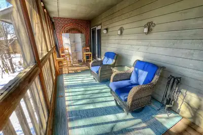 Image de Enchanting 2-bedroom condo in Bloomington with Wooded View