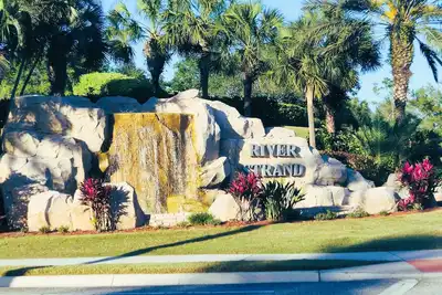 Image de River Strand condo. Experience luxury living in fully furnished 2brm, 2bath