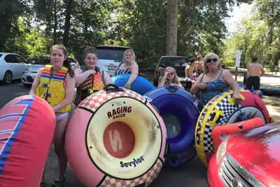 Image de Cozy 2-bedroom Rv w/Ac, WiFi in charming Yelm Near Casino/Fishing/river floating