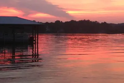 Image de Castaway - Family-friendly with a dog in protected cove