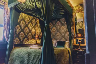 Image de 101 House At The End. Witchcraft & Wizardry House in York