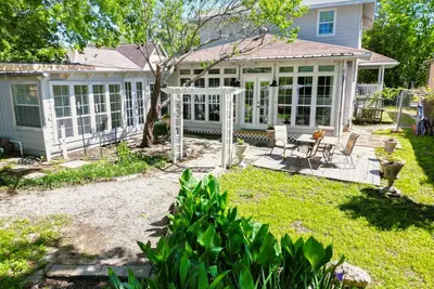 Image de Backyard, Deck & Fire Pit: Conroe Getaway