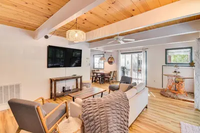 Image de Fire Pit & Lake Access: Dreamy California Cabin!