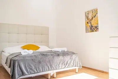 Image de Sleek & Subtle/Minimalist 4br Apt. @ Prime Location