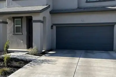 Image de Cozy Suites in a New House!