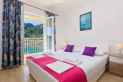 Image de Appartement de deux chambres prés de la plage Prozurska Luka, Mljet (A-22332-a)