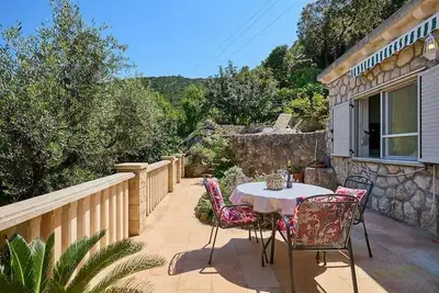 Image de Garçonnière avec la terrasse et la vue sur le mer Prozurska Luka, Mljet (As-22337-a)