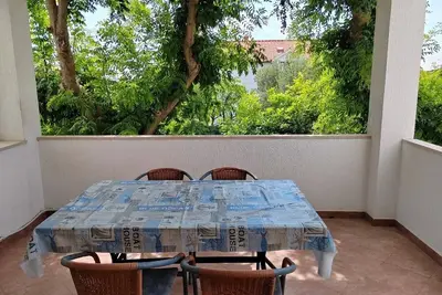 Image de Appartement de deux chambres avec le balcon Barbat, Rab (A-22752-a)