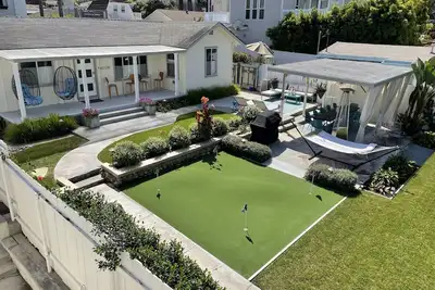 Image de Historic Estate in La Jolla Village Near Beach with 7, 000 Sf Private Yard