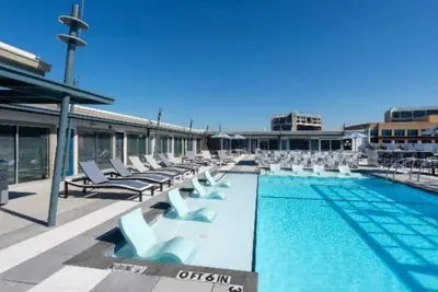 Image de Elite Retreat in Addison Circle with Rooftop Pool