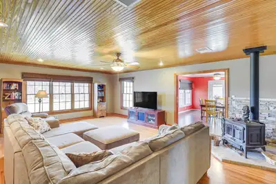 Image de Riverside Texas Retreat w/ Wraparound Porch!