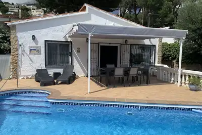 Image de jolie villa avec 3 chambres à coucher et piscine privée