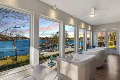 Image de Hilltop Lakehouse - Free Kayaks, Deck, Plx