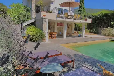Image de Villa piscine bord de mer au calme vue mer