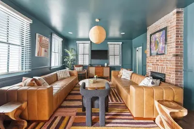 Image de Charleston Villa | 6bd, Designer Downtown Beauty!