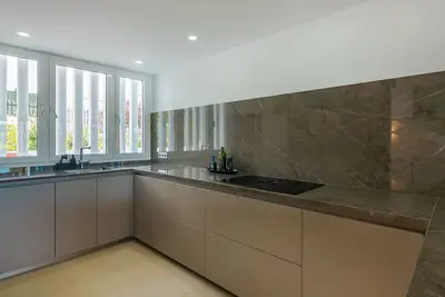 Image de Luxury modern townhouse with sea views in exclusive location in Marbella
