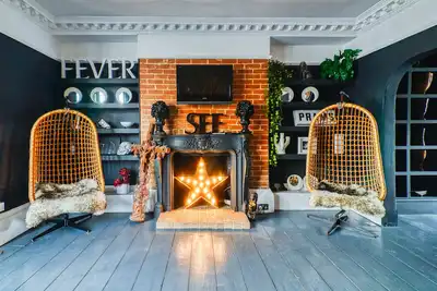 Image de Eclectic modern victorian large city central flat