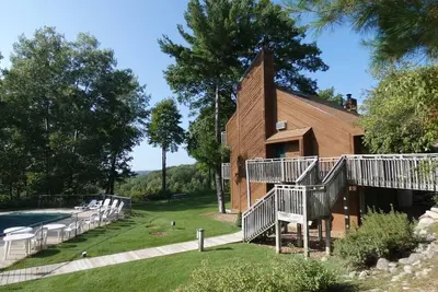 Image de Pool Side at Snowshoe
