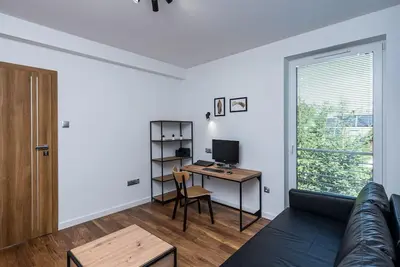 Image de Prestigious Residence with Garden, Garage, and Elegant Rooms